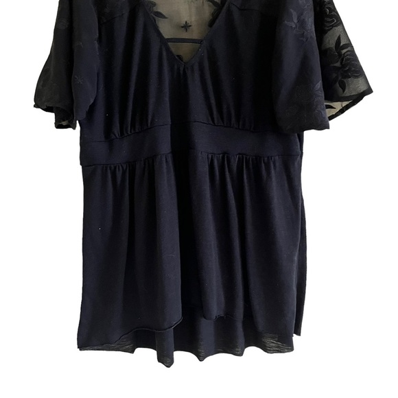 Torrid Black Floral Print Semi Sheer Top Size 00 - Picture 3 of 4